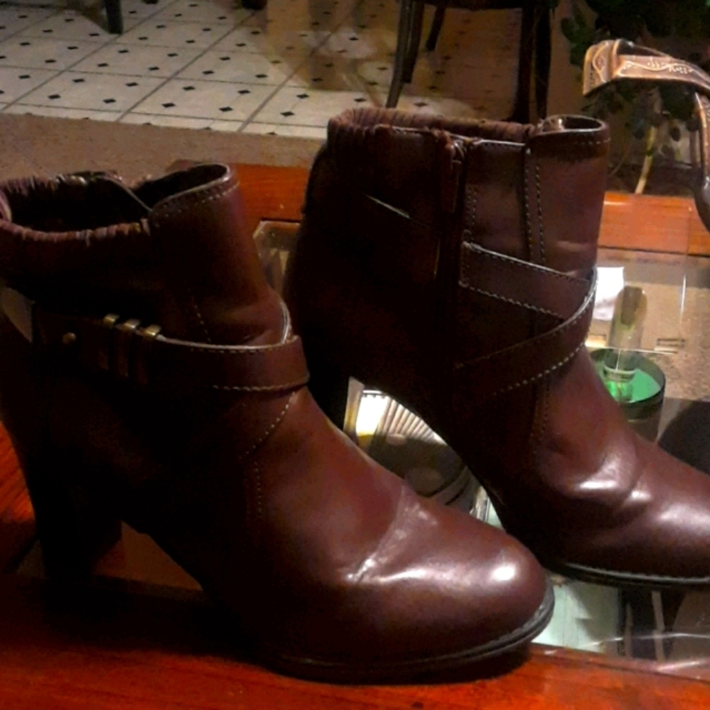 ANKLE BOOT